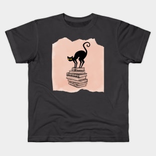 Spooky Cat on Books Pile Kids T-Shirt